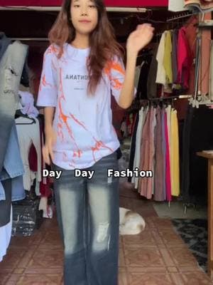 အမိုက်စားတွေပဲဗျို့#dayday #trend #trending #trendy #daydayfashion #jeans #jean #baggyjeans #jeanpants #jeanpantsoutfit #jeanဒဲ့ပွ #jeanအောက်ကား 