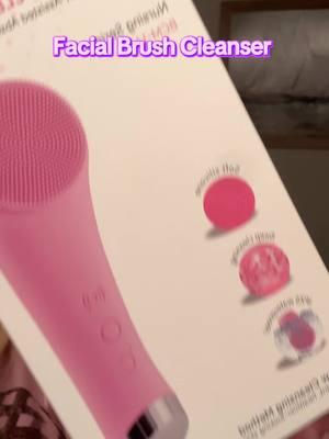 This silicone facial brush gently exfoliate while deep cleaning also vibrates and heats up!!!! This is game changing for your skincare routine  #siliconecleaningbrush #siliconecleanser #cleansingbrush #cleansingbrushes #facialcleanser #skincareroutine #skincare #skincaretips #eveningroutine #nightroutine #fyp #fypシ #foryoupage #ugc #ugccreator #skincareugc #SuperBrandDay #TikTokShop 