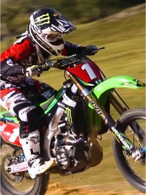 We need to bring back the Volcom helmets #rv2 #ryanvillopoto #supercross 