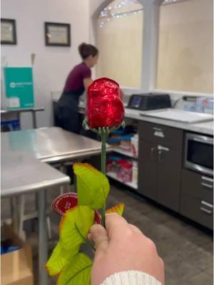 Gift a chocolate rose to your special someone this Valentine’s Day! Hopefully your efforts are better than mine! #appletreechocolate #ValentinesDay #candy #caramelapples #chocolate #SmallBusiness #sweets #holiday #trufflechocolate 