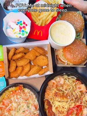 Me at midnight when everyone gone to sleep… #food #eating #mukbang #mcdonalds #pasta #olivegarden #carbonara #chicken #oreo #mcflurry #asmr #satisfy 