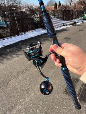 That Daiwa Saltist MQ 3000 Spinning Reel is 🔥! Pair it with a blue Dark Matter Psychedelic for the win! #jandhtackle #fishing #inshorefishing  #darkmatterfishing @Dark Matter Fishing 