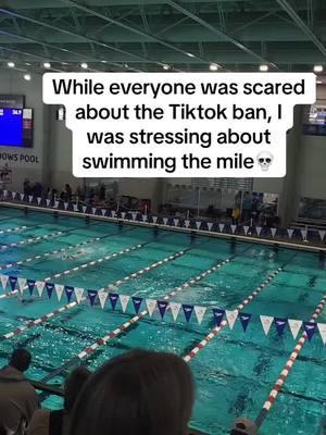 Let’s be real the mile isn’t for the faint of heart🤣 📸: @hayden 🏊🏻‍♀️💧 #swimmercheck #swimmerthings #swimmerproblems #swimmerlife 