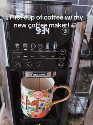 Love the sound & smell of the freshly ground beans! #coffeemaker #coffeetiktok #delonghi #review #healthy @Delonghi 