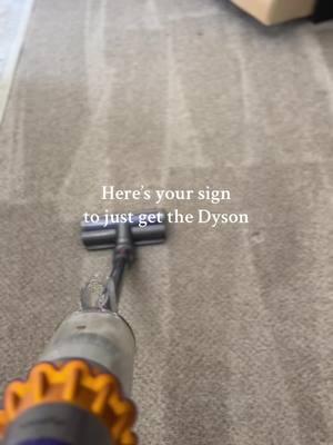 Literally so good 😭 #dyson #dysonv15 #bestcordlessvacuum #cordlessvacuum #momof6 #CleanTok #cleanwithme