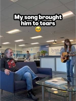 His reaction at the end is everything 😭❤️ So happy when my song “Make Believe” can inspire people! I went to buy posters for my merch store from this local print store, and the guy at the front desk said I should bring a guitar to sing a song. 😊 #singersongwriter #singingtostrangers #singinginpublic #singersoftiktok #aisleyautumnmakebelieve #aisleyautumn