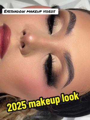 Lets eat…… Easy eyeshadow tutorial  #noflashbackmakeup #unrecognizablemakeup #makeup #makeuptransition #makeuptips #makeuptransition #makeuptok #makeuptipstiktok #makeuptutorials #makeuptrends 