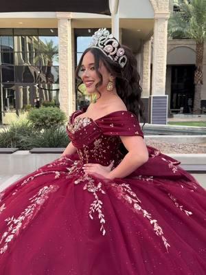 Quinceañera in Arizona 👑 #fyp #quince #quinceañera #15 #az #arizona #model #modellife #modeling #phoenix #quincedress #quincegirl #quincetok #quinceexpo #maroon #planningmyquinceañera #quincephotoshoot #sayyourdress #planningmyquince #quincedress #misscovergirl #Runway #dance @Quince Fairy 🧚‍♀️  @Letyayon  