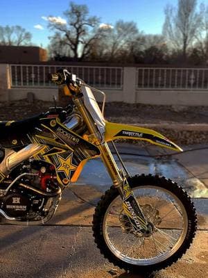 🫣 #suzuki #rmz #rmz250 #rmarmy #hoosiers #hinson #biggunevor #boyesen #thrillseekerseatcovers #dirtbike 