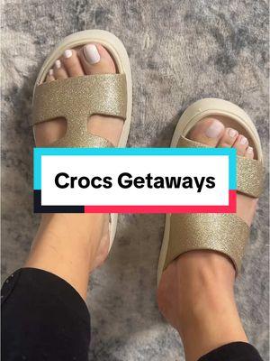 Crocs Women’s Getaways H Strap Platform Sandals are SO comfortable and absolutely adorable! #crocs #sandals #womenssandals #shoes 