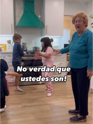 Happy Friday Everyone!!  . . . . #abuela #comédia #chocolatecakes #abuelasdetiktok #chocolatecake #bakingcakes #bakingcake #memorias @onlyindade @marioramilcomedy @Cubanos de TikTok 