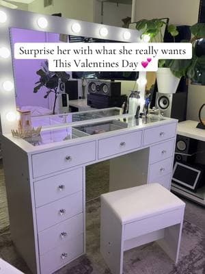 Got it for my mom do you think she’ll like? 🥹How cute is this!!! Omg 😭🩷💕💕✨ #vanity #vanities #makeup #makeupvanity #valentinesdaygiftideas #valentinesdaygift #girls #furniture #bedroom #giftsforher #makeupvanitycheck 