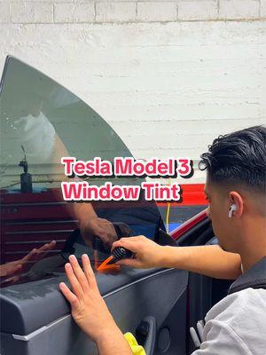 #tiktoktinter #windowtint #windowtinting #process #oddlysatisfying #satisfying #like #comment #share #tesla #teslamodel3 #teslarefresh 