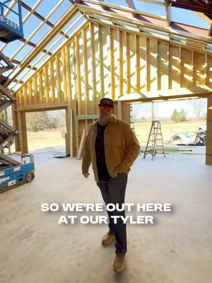 The Grand Texan has a large 1700 sqft open great room. Check out the FULL TOUR of this project! https://buff.ly/42r1Lgx #barndominium #texasbestconstruction