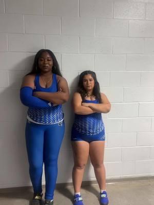 media day 🐺💙 #csusb #yotes #trackandfield #throwers #girl #blue #track #field 