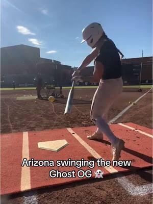 Sound, swing, everything… perfection! 👻 #softballtiktoks #easton #softball #softballgirl #softballlife #eastonfastpitch #eastonghost #ghostbat #ghostog 