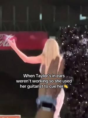 She handled it so well! #taylorswift #fearlesstaylorsversion #erastour #swifttok #swifties #tswift #theerastour #TSTheErasTour 