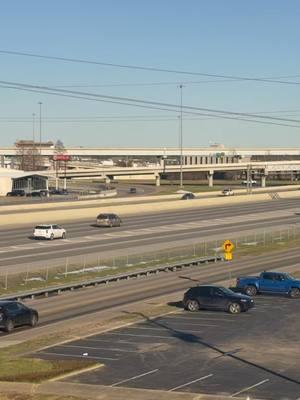 El Departamento de Transporte y Seguridad de Luisiana ha confirmado que la I-10 se reabrió a las 3:30 p.m. #NewOrleans #Carretera #I10 #Louisiana #NoticiasTikTok