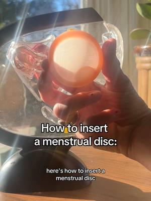 How to insert the Saalt Menstrual Disc 🩵 #menstrualdisc #saaltdisc #periods #periodtips #menstrualcup #saaltcup #tampons #pads 