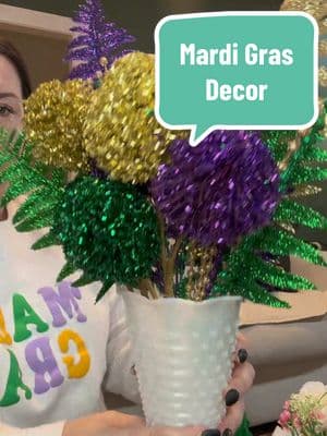 Let’s decorate for #mardigras y’all!💜💛💚 #mardigras2025 #homedecor #decoratewithme 