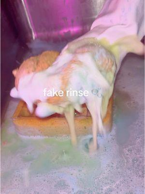 Replying to @Trina🫧 my first fake rinse 😮‍💨 might start doing this more but i hardly do pasty cleans 🧽 #cleaningtiktok #CleanTok #cleaningasmr #spongeasmr #bathsponge #spongesqueezingasmr #spongesqueezing #sudsy #relax #oddlysatisfying 