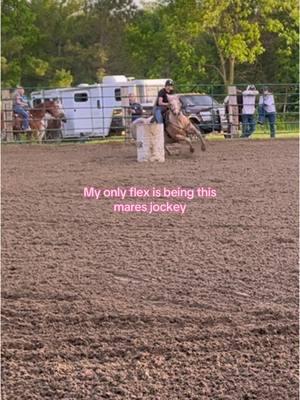 Obsessed with her fr #lplookinmightyfine #CapCut #rodeo #cowboy #cowgirl #punch #barrelracing #barrelracer #palomino #palominoroan 