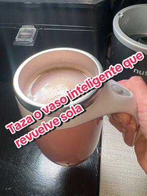 Taza inteligente que revuelve sola #tazainteligente #tazadecafe #vasointeligente #stiringcup #stirringmug #mug #cafe 