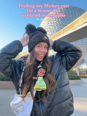 Just a Floridian freezing in the parks this weekend😂🫶🏻✨ #disney #disneyadult #epcot #disneyoutfit #disneywinter #disneyweather #disneyparks #disneystyle #wdwlocal #disneycreator #disneytiktok #disneypov 