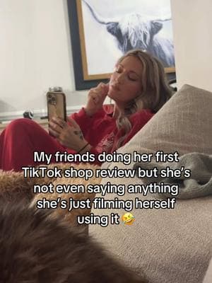 Youre doing great kylie! 👏🏼🤣 #led #lighttherapy #SelfCare #comedy #funny #fridaynight #friendtok #girlsnight #TikTokShop