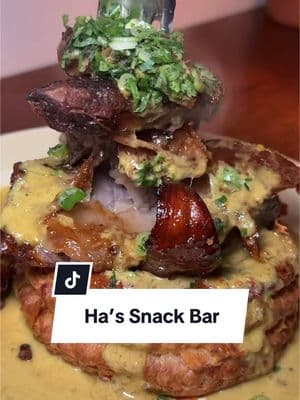 The long-awaited brick and mortar from the now husband and wife behind Ha’s Dac Biet—the critically acclaimed traveling Vietnamese popup 📍 Ha’s Snack Bar (Lower East Side) #nycdatenight #vietnameserestaurant #nycfoodies #vietnamesefood #nycrestaurants #RestaurantReview 