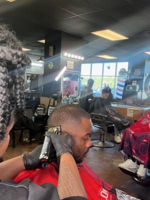 #mycutsgetthebutt 🍑 #fade #explorepage #donesty #haircut #atlbarber #barbersofatlanta #atlantabarbershop #fadehaircut #donesty #therappingbarber #2strands #2strandtwist #fairburnbarber #atlbarber #collegeparkbarber #storytime #fyp 