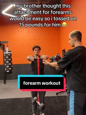 i was surprised he got it up all the way this workout burnsss the forearms #gymworkout #workoutroutine #forearmworkout #forearmstrengthener #gripstrength 