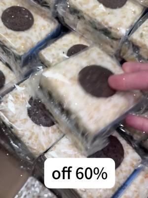 #dessert #marshmallow #candytok #letsbiteintoit #Foodie #ricekrispy #fyp #sweet #ricekrispietreats 