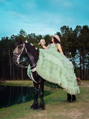 Respuesta a @rosita19863  #resultados 🥰🥰   #quinceañerafotografia #sesiondefotos #birthdayphotoshoot #mis15 #photographerinhouston #photography #photoshoot #moralesproductions #dresses #quinceañeras #sesiondefotosencaballo #caballos #rolemorales #quinceañerafotografia 