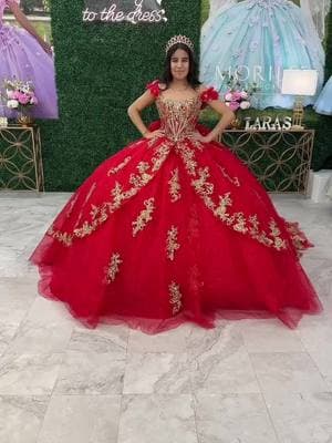 Hermosísimo vestido en rojo con dorado . . . #larasquinceboutique #quinceañeras #quinceañera #vestidodequince #vestidodequinceañera #boutique 