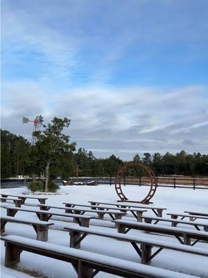 I will remember and talk about this week for the rest of my life! The Great South Georgia Snow of 2025 that lasted on the ground for 3+ days. #thehunterbarn #weddingbarn 