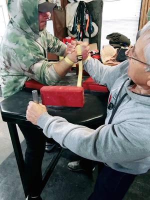 #armwrestlingpractice #armwrestling #armwrestler #skiatook #oklahoma 