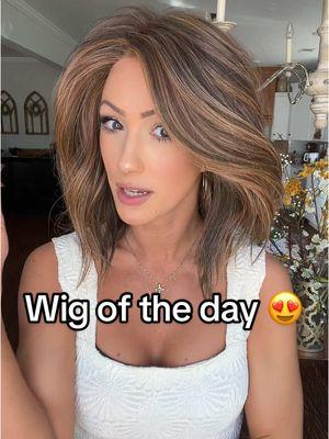 Simmer by Raquel Welch is a customer favorite! A classic style that’s practical for daily wear and will always gather compliments! 😍 This wig was  generously gifted by @wigs.com 💕 #fyp #foryou #wig #tiktok #tiktokwigtok #wigsoftiktok #alopecia #thinninghair #hairloss #style #fashion #OOTD #wigscom 