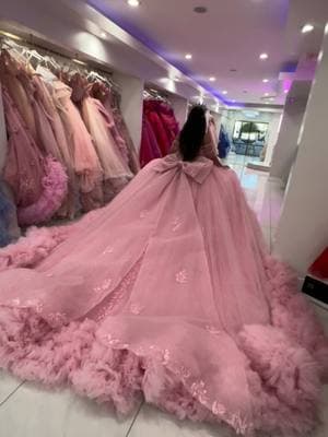 Nos especializamos en vestidos de Quinceañera nuestros vestidos son fabricados con mucho amor. Solo hacemos envíos a Estados Unidos. Si tienes más información en cómo ordenar un vestido enviamos un mensaje  o márcanos al (602)4752321 #quinceañera #k#sweet16party #sweet16photoshoot😘😍😍😘 #moda #vestido #CelebrandoConEstilo #EstiloQuinceañera #diseñadora #mexican #QuinceañeraFashion #EstiloUnico #ModaQuinceañera #vestidodegala #modista #VestidoDeEnsueño #vestidospectacular #QuinceañeraElegante #mexico🇲🇽 