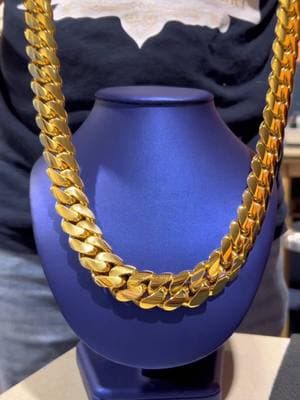 Huge 700 grams 10KT Miami Cuban link chain! Completely handmade by us #miamicubanlink #cubanlink #handmadechain 