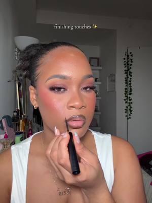 Ugh don’t forget to put back those moles😍 • • #makeup #makeuptutorial #drugstoremakeup #makeuplook #drugstore #makeupdrugstore #blackgirlmakeup#makeuptherapy #softglam#eyeshadow #featheredbrows #blackgirlmakeuptutorial #makeuplook 