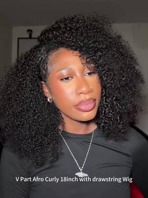 The final def a HIT 😍🌬️🔥 V Part Afro Curly 18” with Drawstring Wig #linkinbio #vshowhair #gluelesswig #vpartwig #vpartwiginstall #afrocurlyhair 