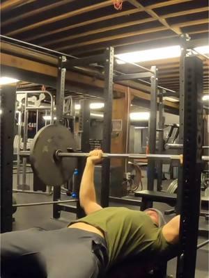 #bench #benchpress #onthisday #lifttoeat #liftweightscrushplates #lifttoeatfitness 