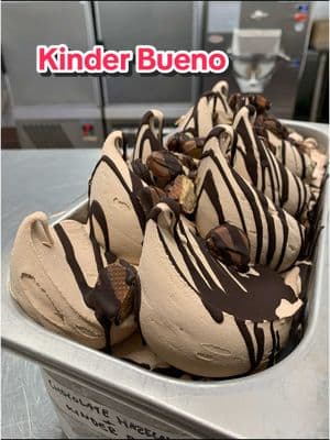 Chocolate Hazelnut Gelato with Kinder Bueno #gelato #icecream #kinderbueno #gelatouniversity #fyp 