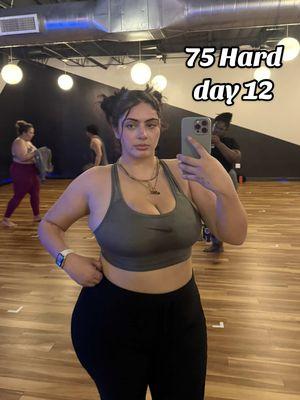 spend the Friday with me 75 hard edition 🫶🏻 #dayinthelife #75hard #houstontx #fyp #fridayinmylife #fridayvibes #workoutroutine #dailywalk #whatidatinaday #discipline #blackswanyoga #weightlossjourney #fitnessjourney #spendthedaywithme 