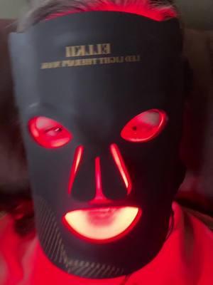 Red light therapy mask with multiple settings #redlighttherapy #purplelighttherapy #brightness #redness #acne #skincare #aginggracefully #redlighttherapymask #lightmask 