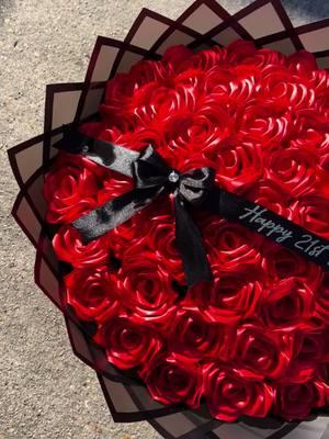 21st birthday bouquet❤️ (50ct red eternal roses) #fyp #foryou #eternalroses #foreverroses #rosaseternas #bouquet #houston #SmallBusiness #50countroses #birthdaybouquet #21stbirthday 