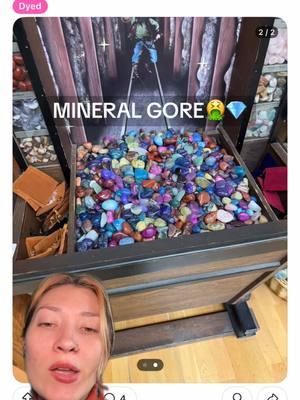 #greenscreen #mineralgore just in time for the 💎✨⛏️ #tucsongemshow #gemshow #fakecrystals #fakeminerals #fakegems #crystaleducation #crystalcommunity 