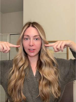 how to perfectly curl your front pieces to frame your face!  #curlingirontutorial #curlingirontips #beachywaveshair #howtocurlyourhair 