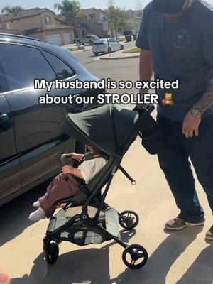 Fell in love with the stroller 😍 it weighs less than 12 pounds. Honestly RECOMMEND 🙌🏽 #stroller #babylist #travelstroller #lightweightstroller #everydaystroller #2025stroller #trending #mom 